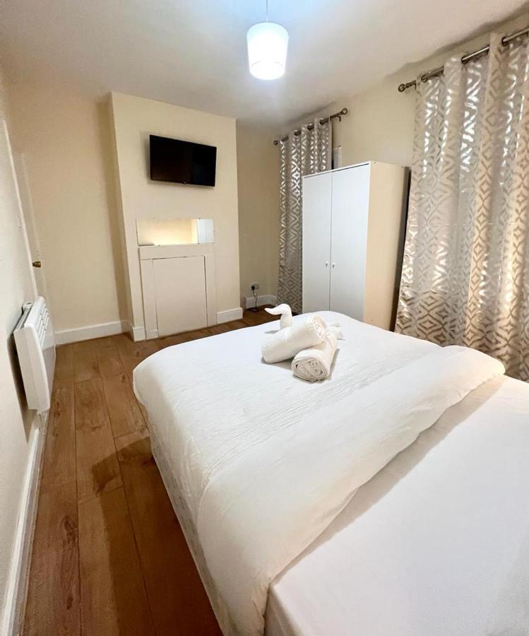 Studio Flat In Colliers Wood Apartamento Londres Exterior foto
