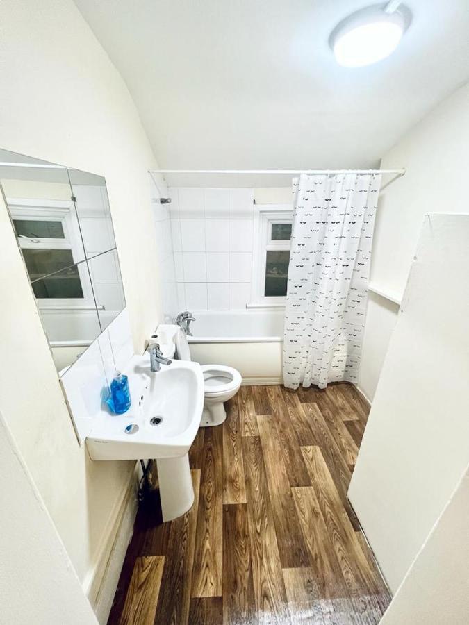 Studio Flat In Colliers Wood Apartamento Londres Exterior foto