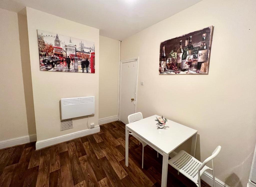 Studio Flat In Colliers Wood Apartamento Londres Exterior foto